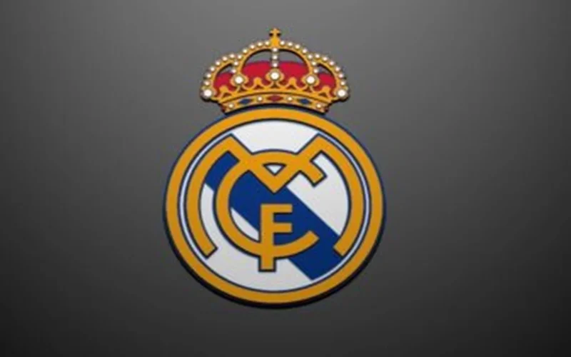 منافسة قوية.. ريال مدريد يتحدى برشلونة على موهبة ألكمار الهولندية